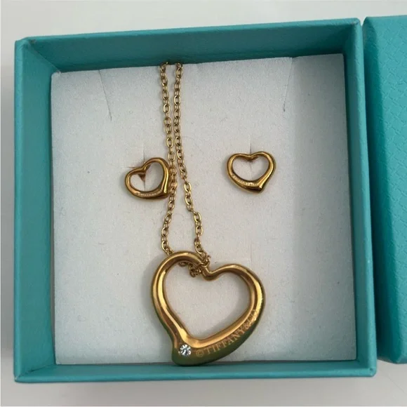 Tiffany & Co. Gold Heart Necklace with Earrings - Picture 5 of 5